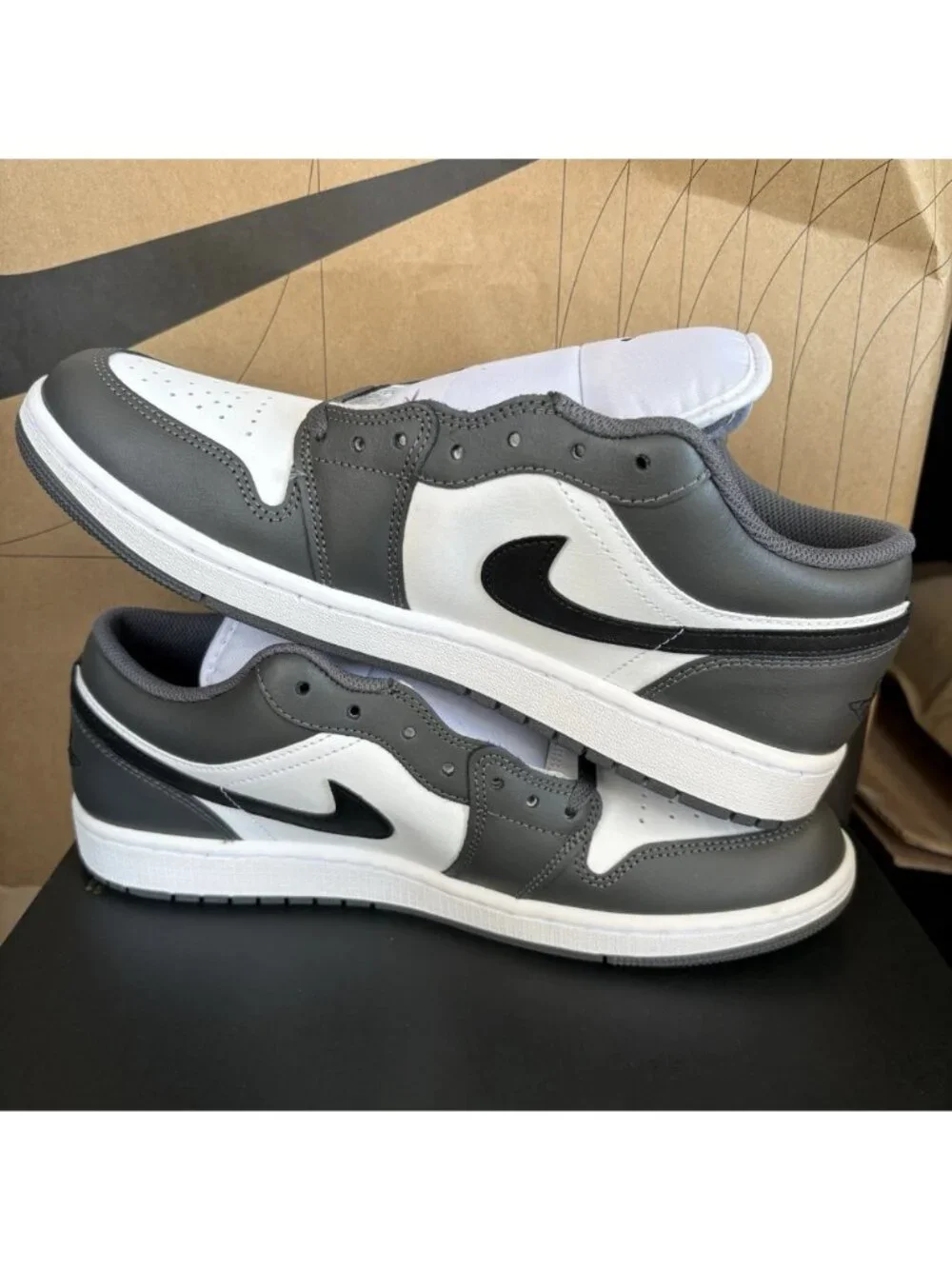NEW Nike Air Jordan 1 Low Men's Size 8.5 White/Black Iron Grey 553558 152